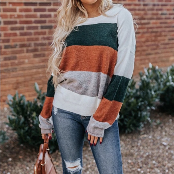 ❤️ Color block sweater from Dottie Couture small - Picture 2 of 3